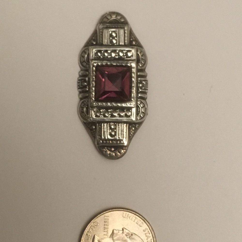 Pin with Amethyst colored stone